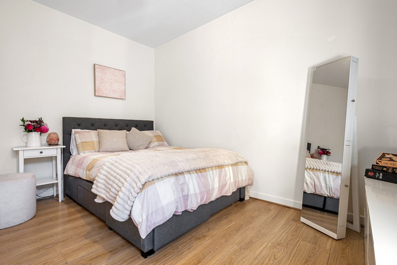 Real Estate and Property in 4 Long Court, Woodend, VIC