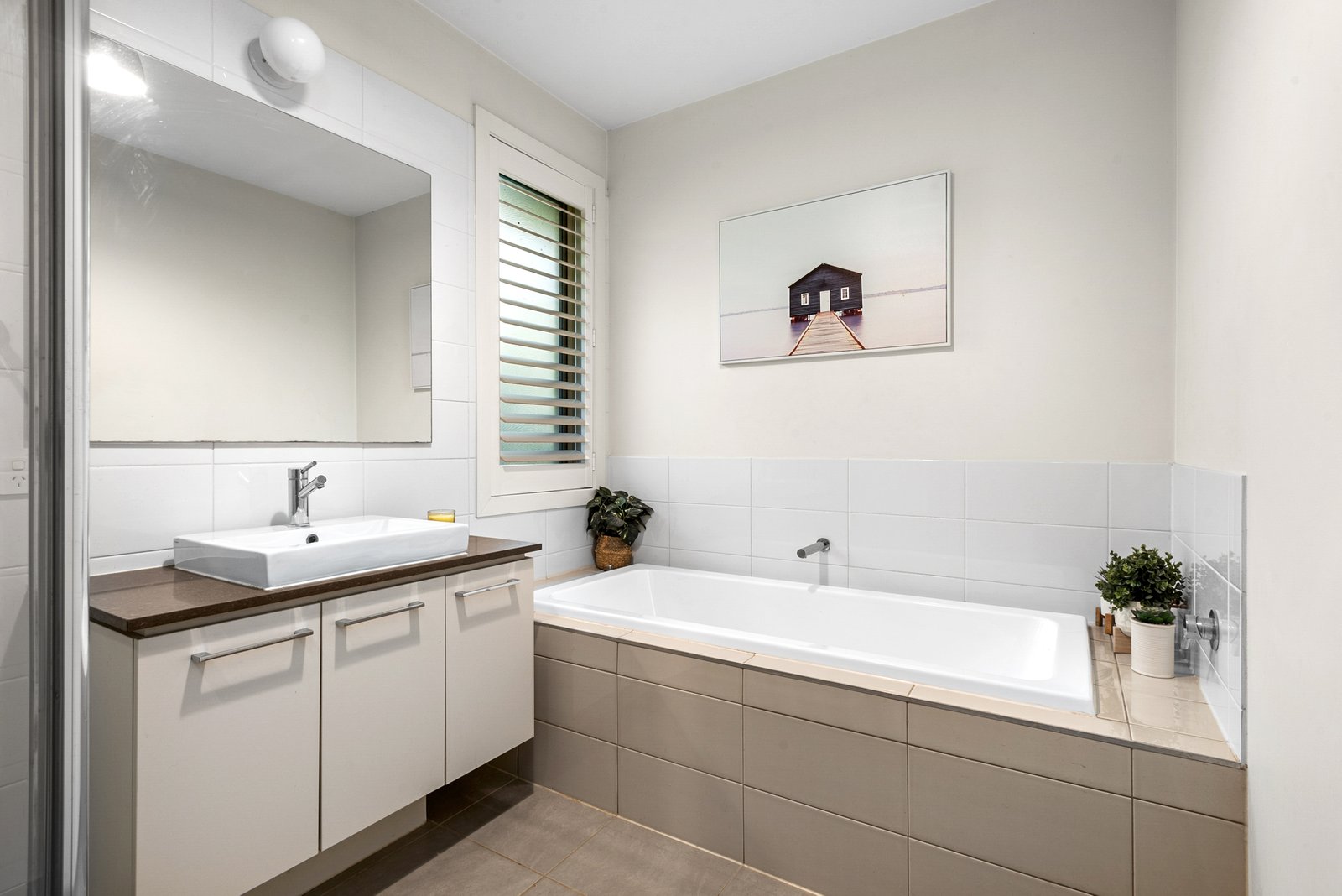 Real Estate and Property in 4 Long Court, Woodend, VIC