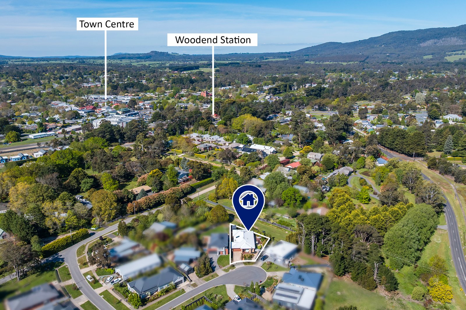 Real Estate and Property in 4 Long Court, Woodend, VIC