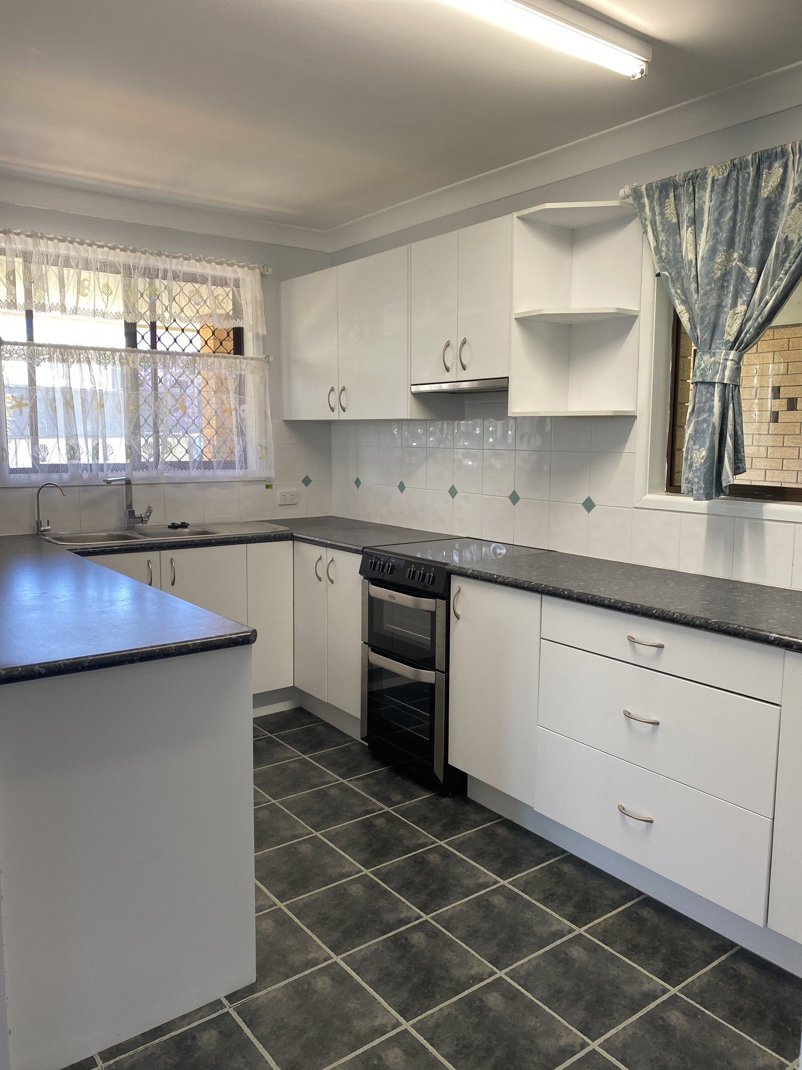 4 Love Street CURRUMBIN WATERS 5