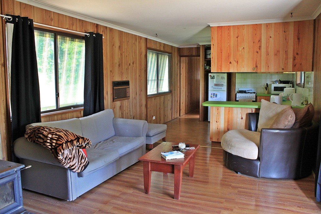 4 Lyne Street TUMBARUMBA 4