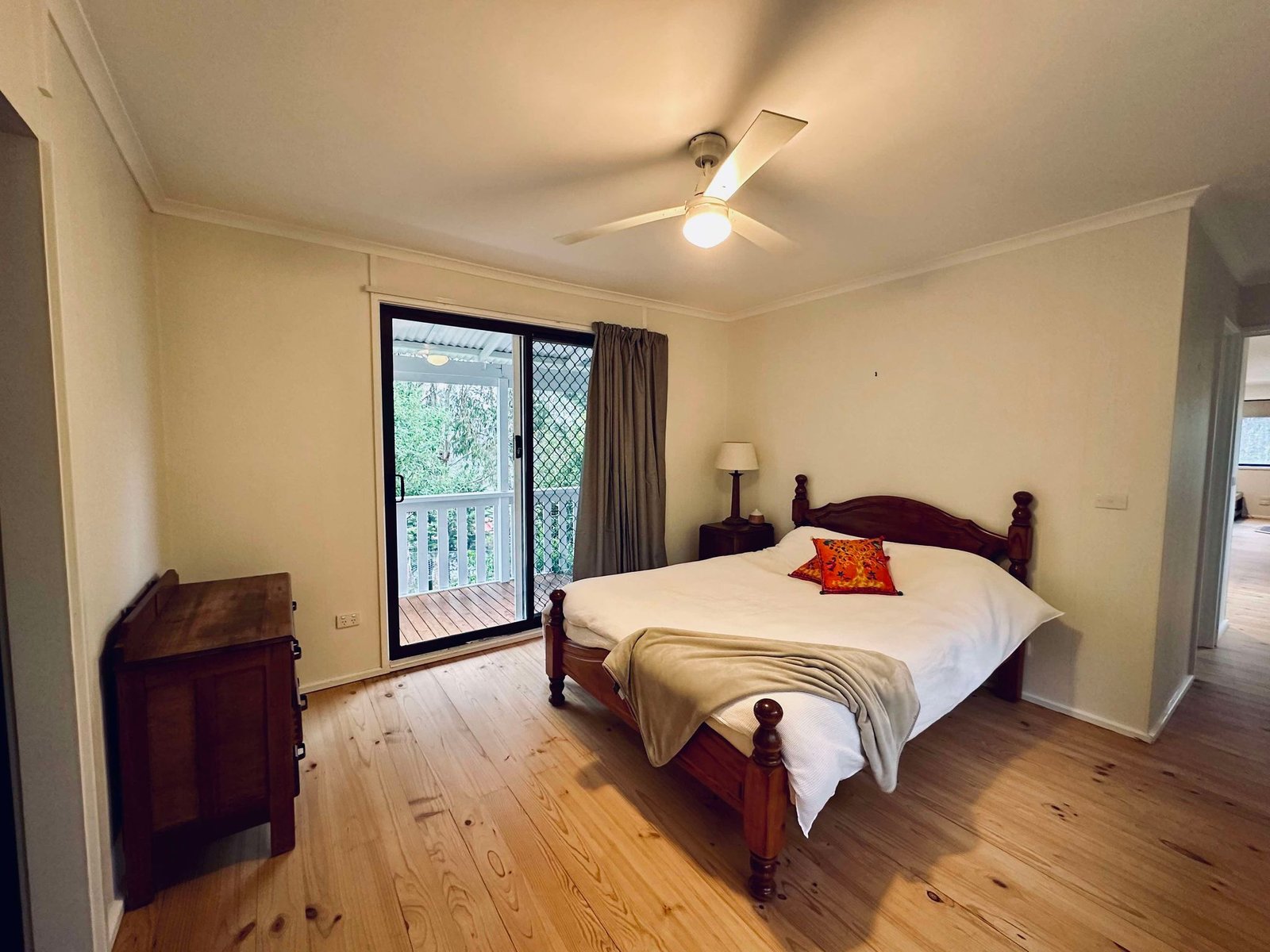 4 Lyne Street TUMBARUMBA 9