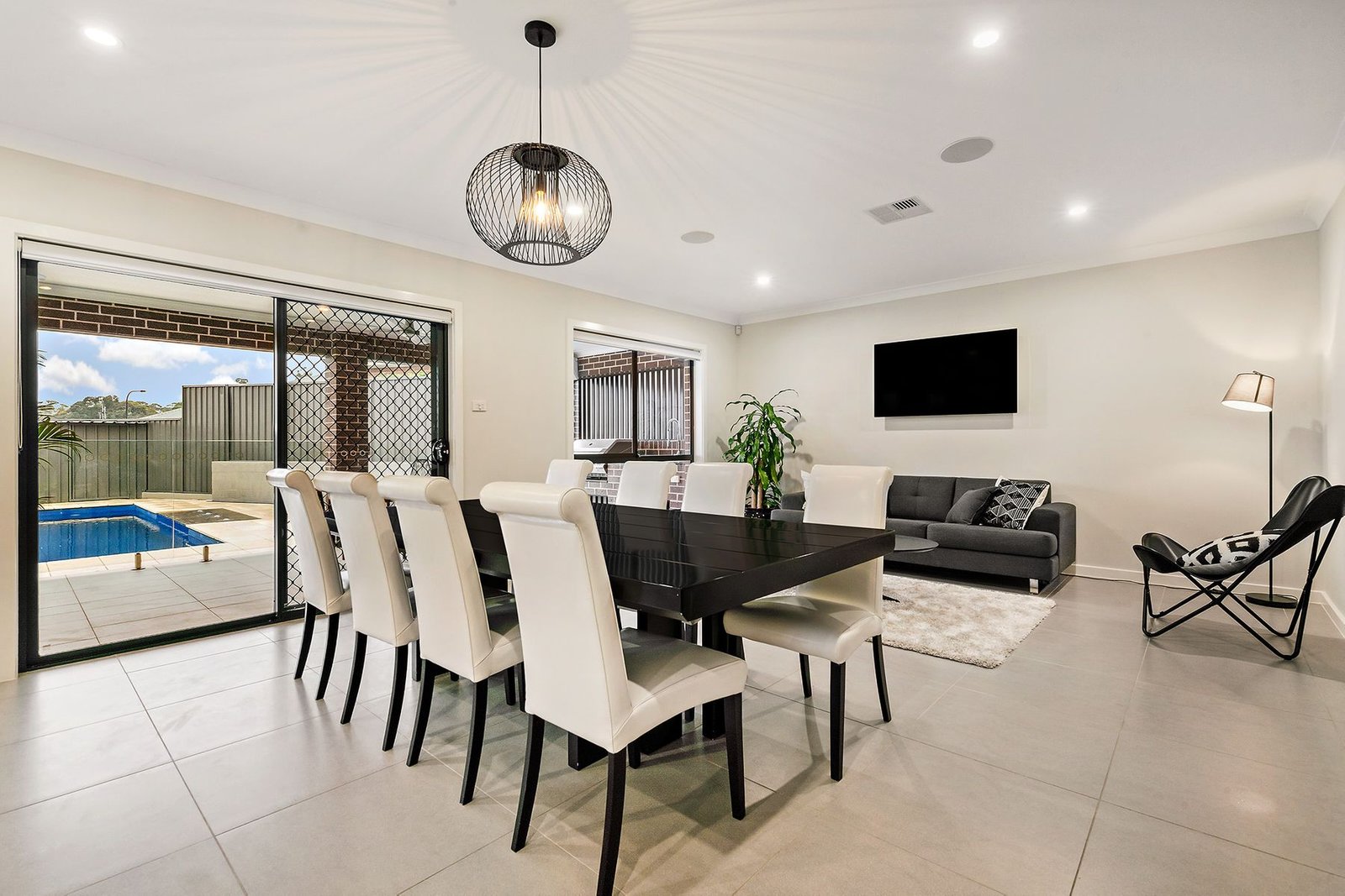 4 Macon Way Cameron Park Nsw 2285