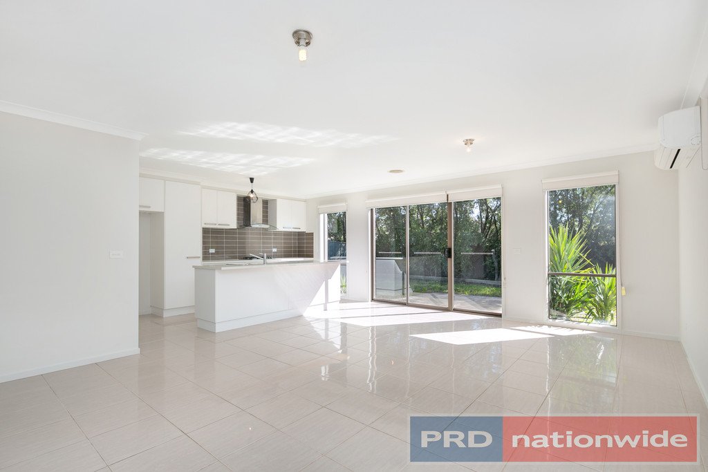 4 Macquarie Close DELACOMBE 3