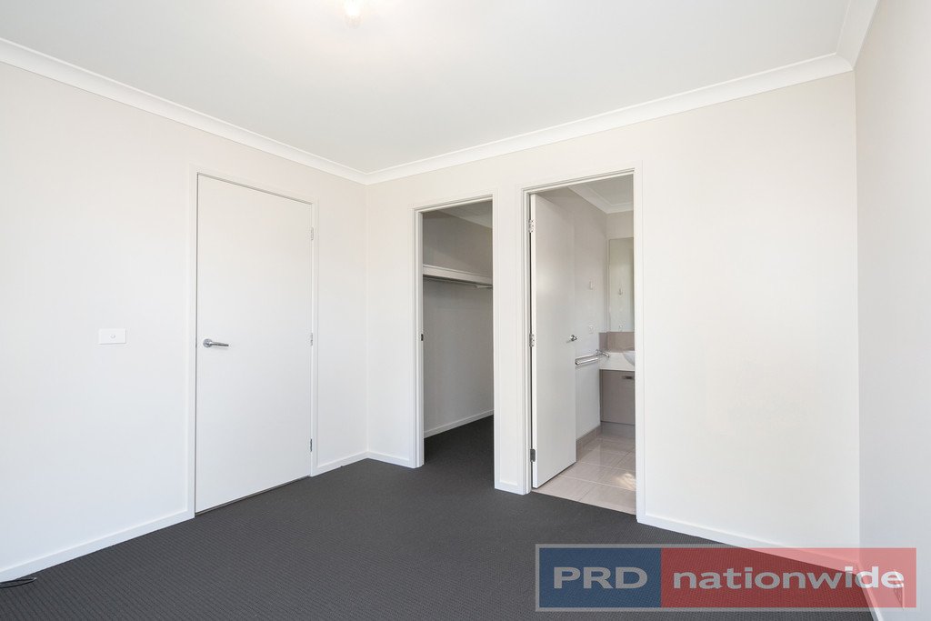 4 Macquarie Close DELACOMBE 9
