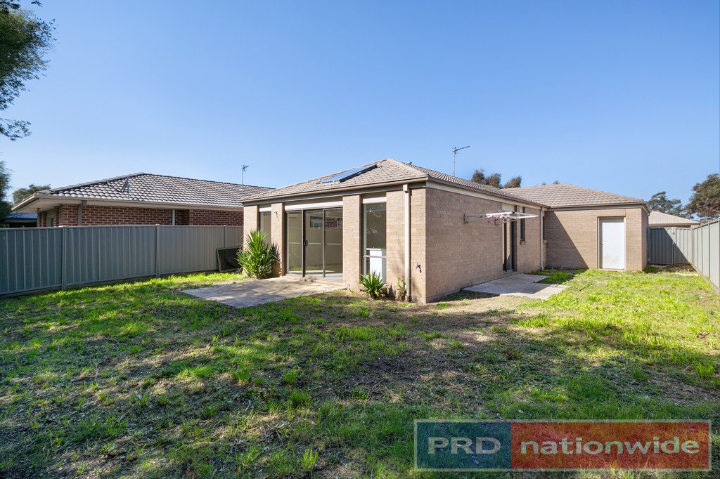4 Macquarie Close DELACOMBE 12