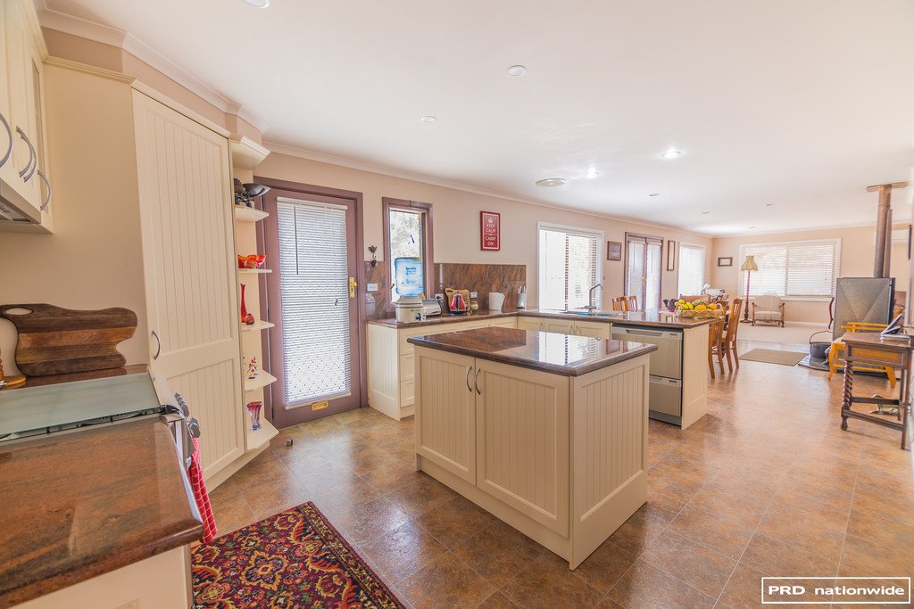 4 Magnesite Road Garthowen via  TAMWORTH 8