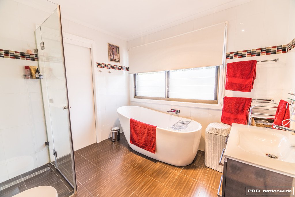 4 Magnesite Road Garthowen via  TAMWORTH 16