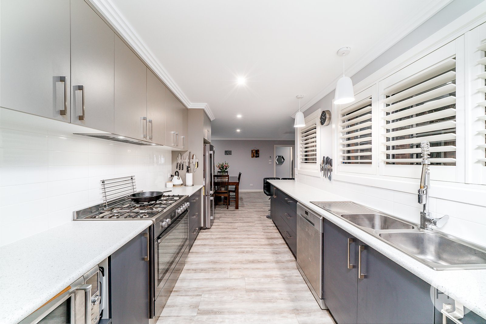 4 Magnolia Parade LAKE ALBERT 2