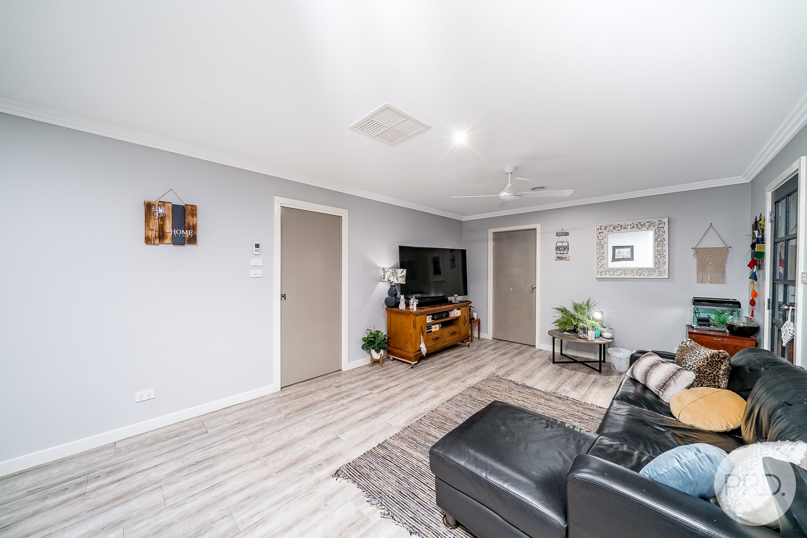 4 Magnolia Parade LAKE ALBERT 11