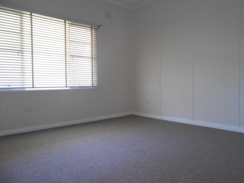 4 Mahony Avenue TAMWORTH 9