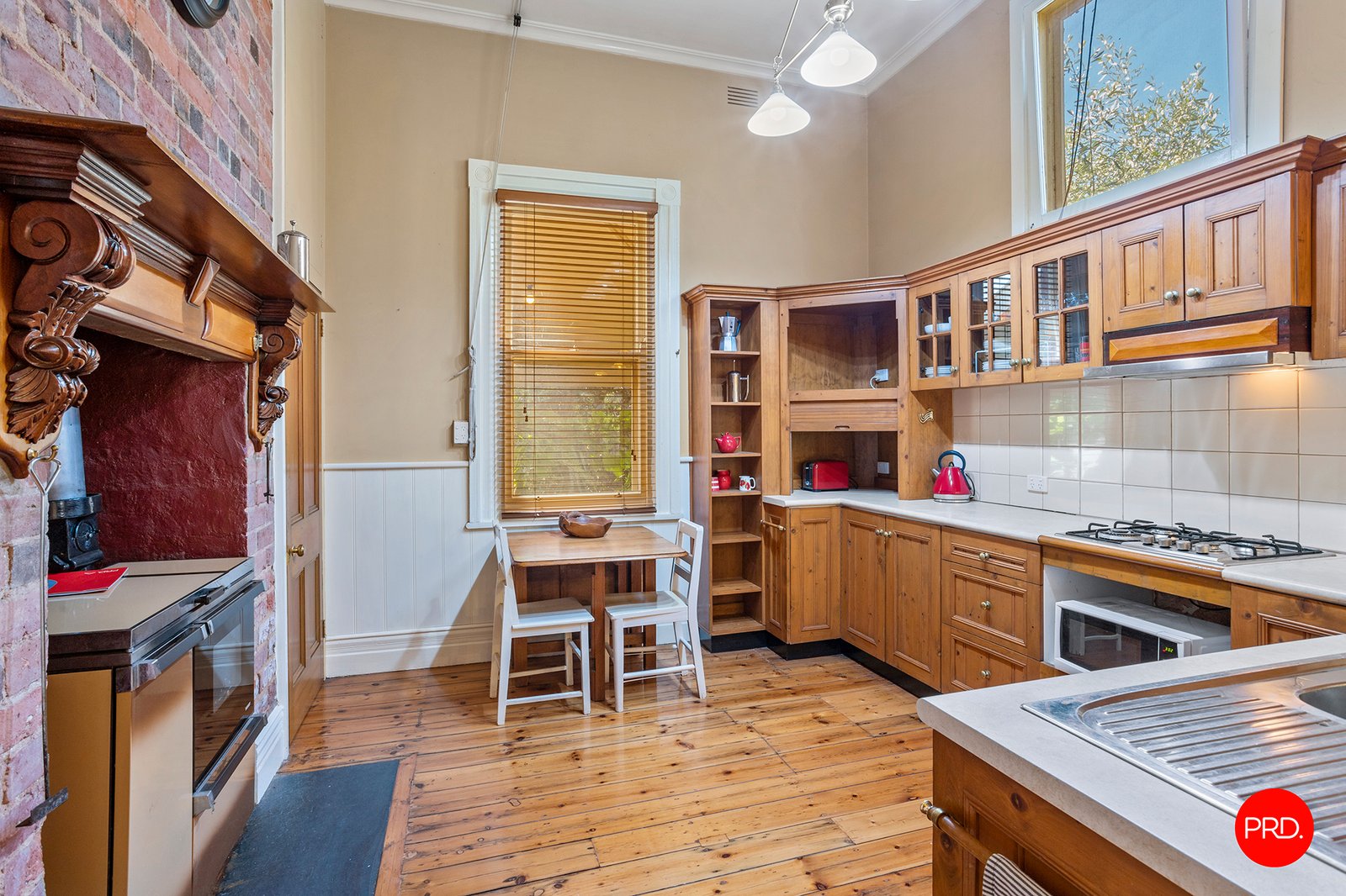 4 Main Street BRIDGEWATER ON LODDON 6