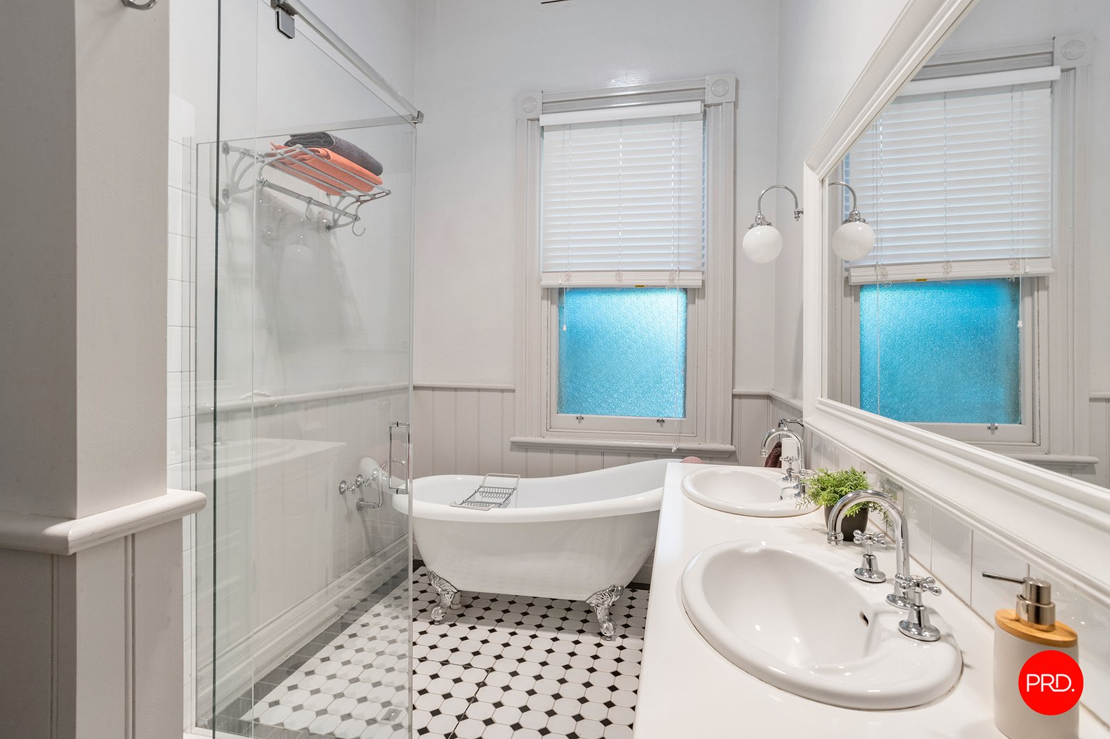 4 Main Street BRIDGEWATER ON LODDON 11