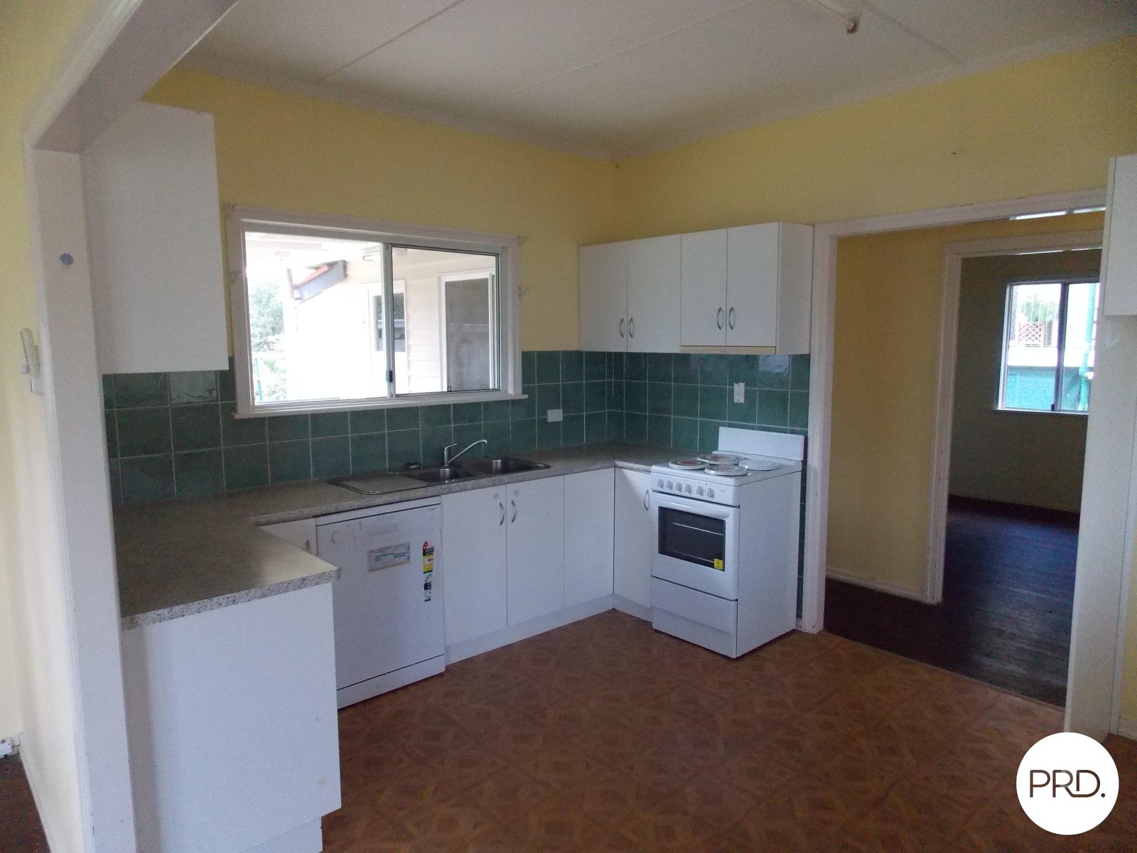 4 Makepeace Street ROSEWOOD 11