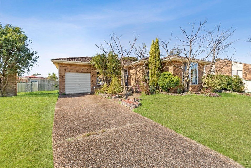 4 Malthus Cl  Thornton 1