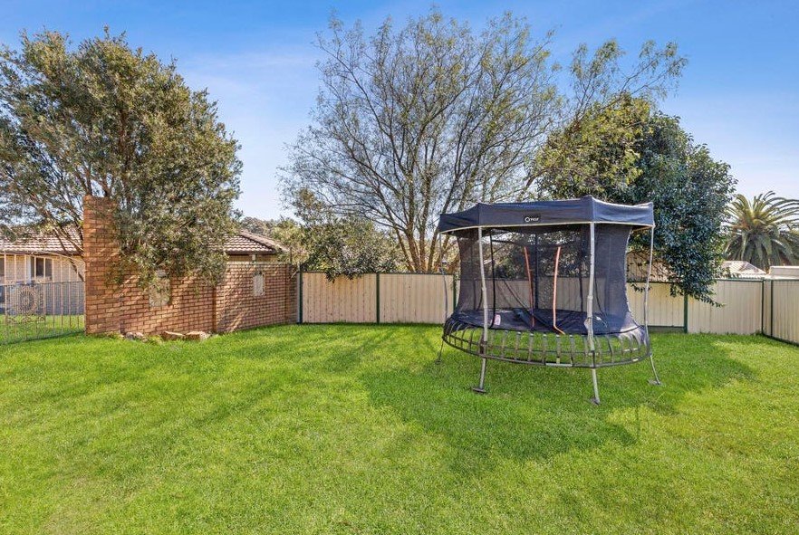 4 Malthus Cl  Thornton 7