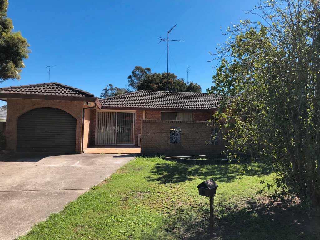 4 Mamble Place SOUTH PENRITH 1