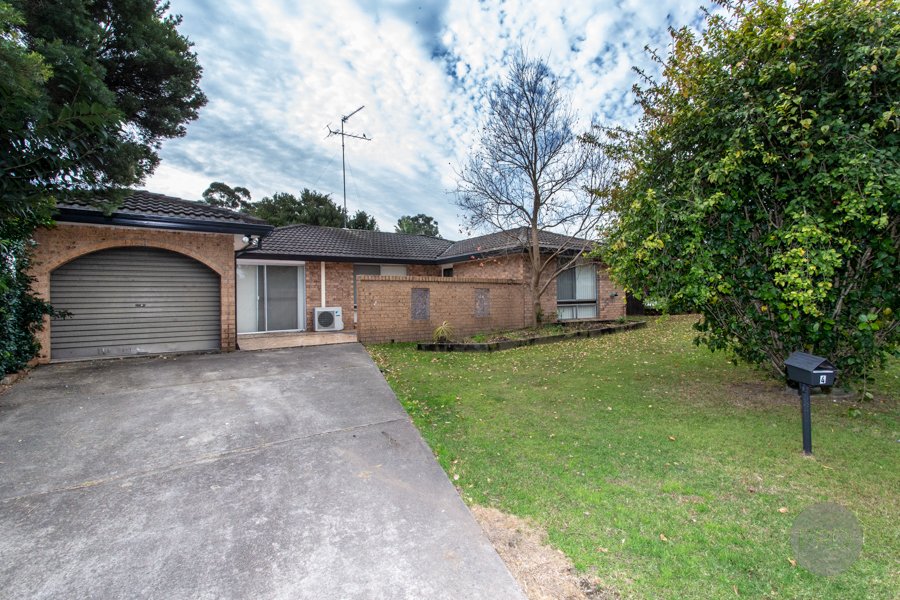 4 Mamble Place SOUTH PENRITH 1