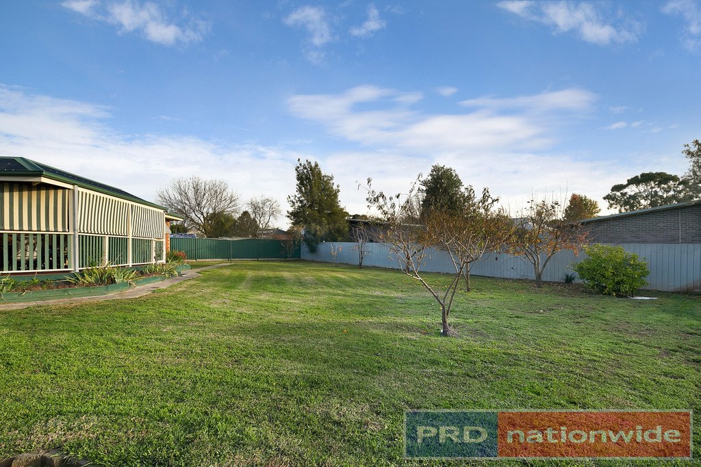 4 Mancev Court BROWN HILL 12