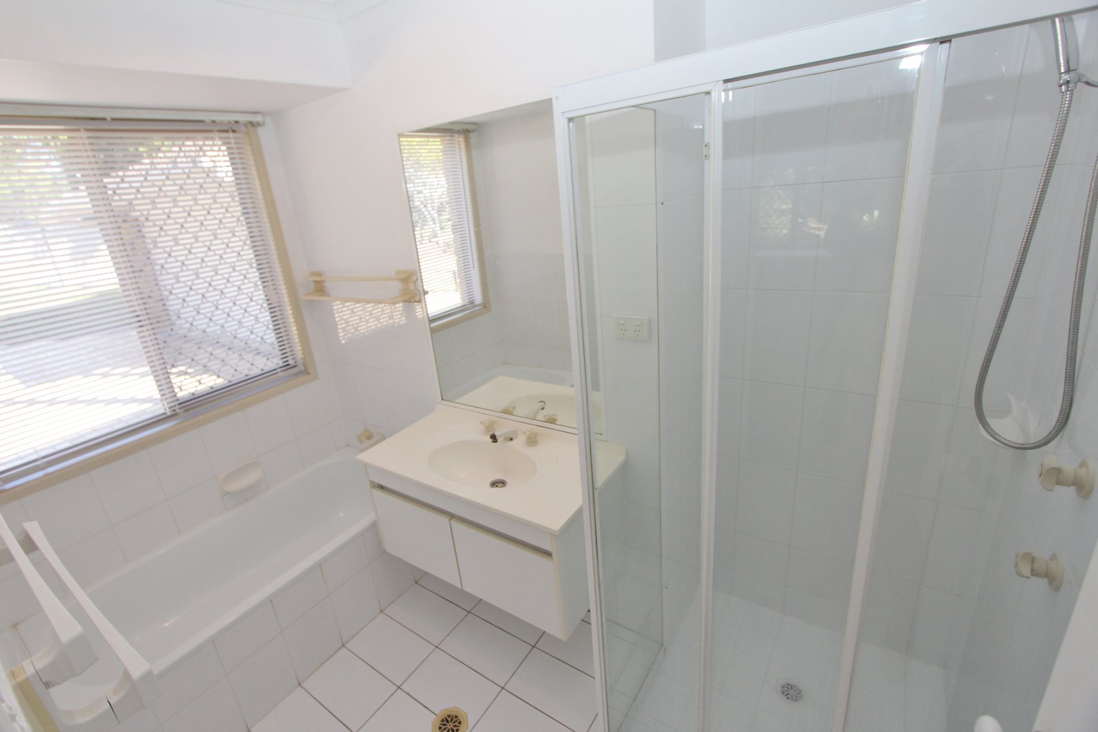 4 Manse Court MOLENDINAR 13