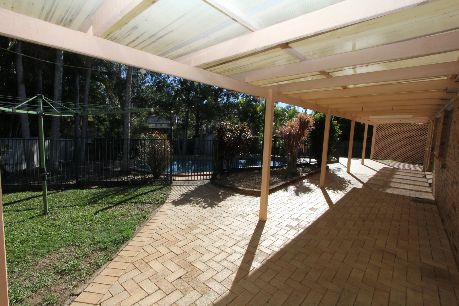 4 Manse Court MOLENDINAR 15