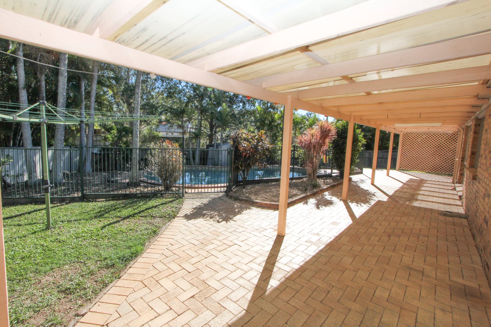 4 Manse Court MOLENDINAR 13