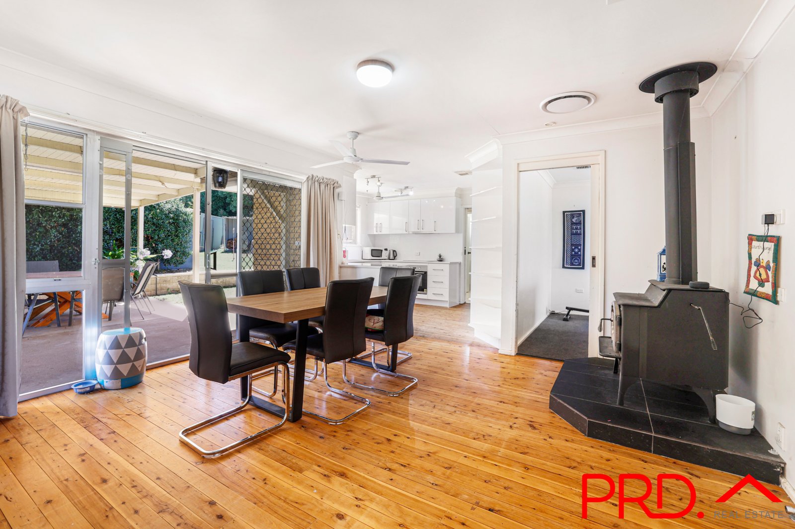 4 Maple Place TAMWORTH 5