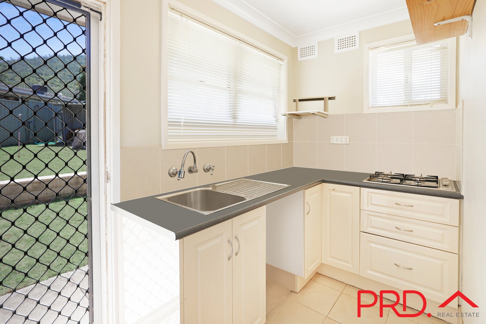 4 Maple Place TAMWORTH 6