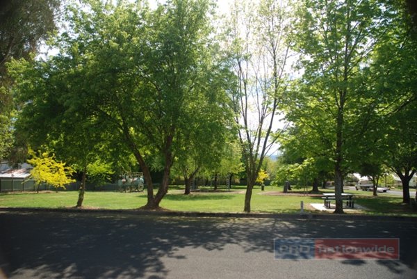 4 Maple Street BATLOW 7