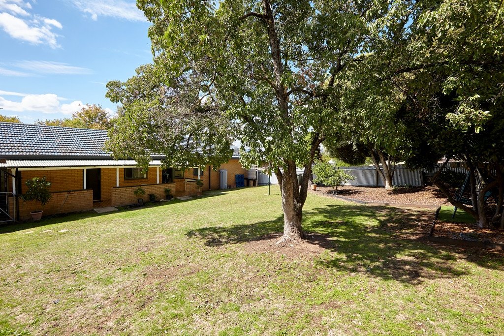 4 Maple Street BATLOW 12