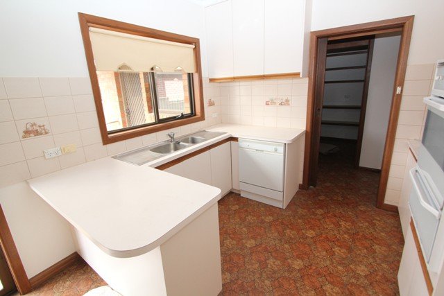 4 Margaret Street WENDOUREE 4