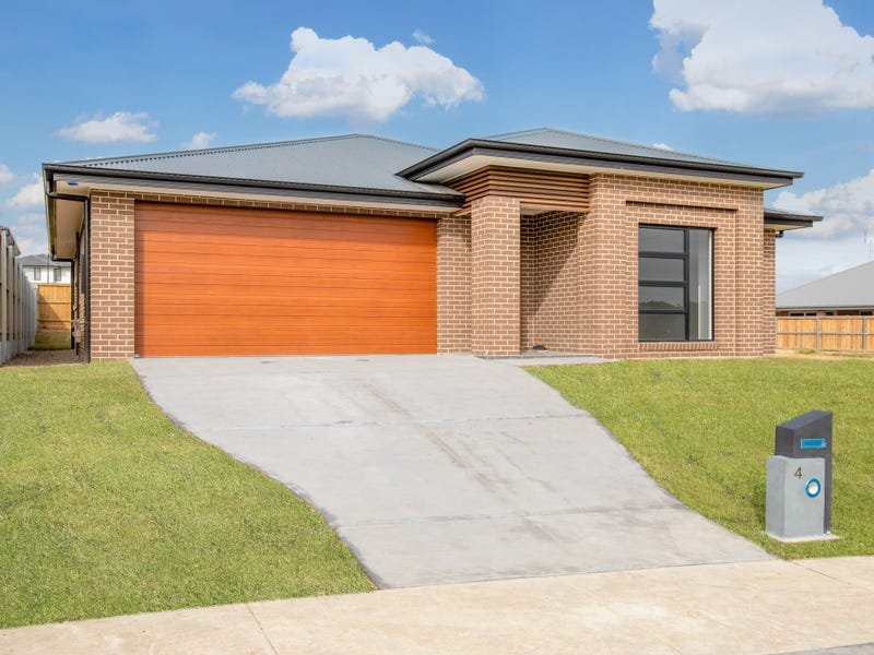 4 Marjoram Street CHISHOLM 2