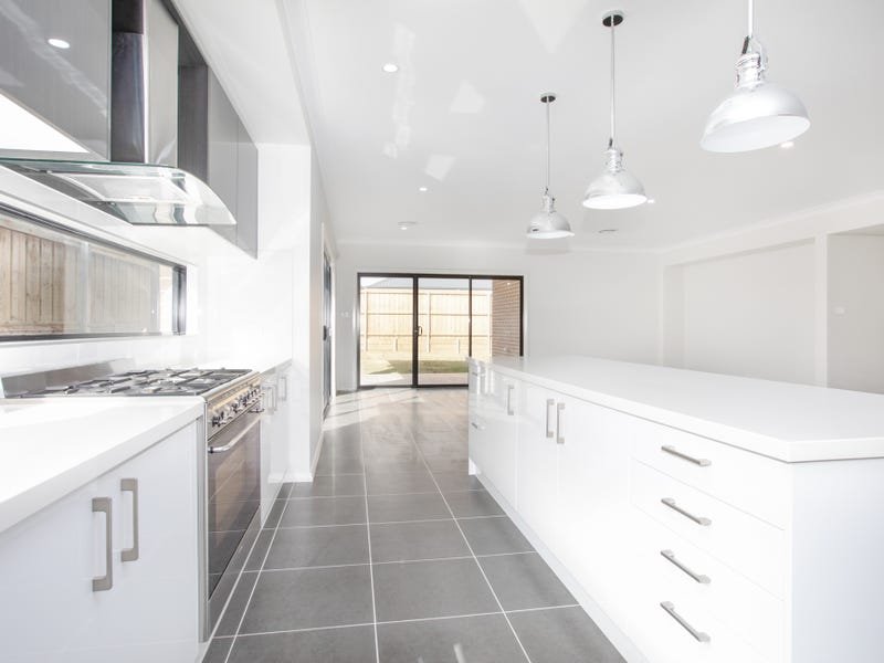 4 Marjoram Street CHISHOLM 10