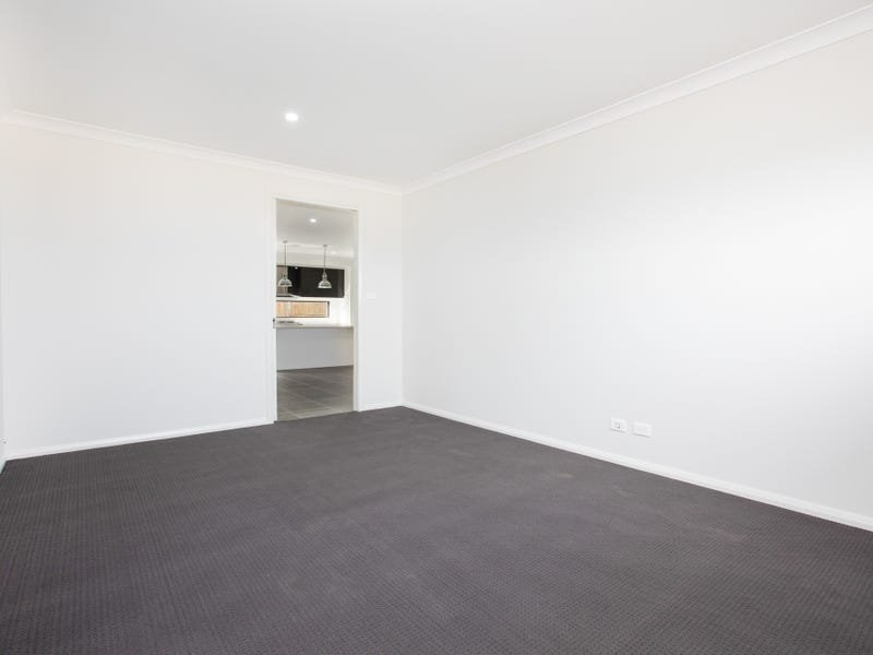 4 Marjoram Street CHISHOLM 12