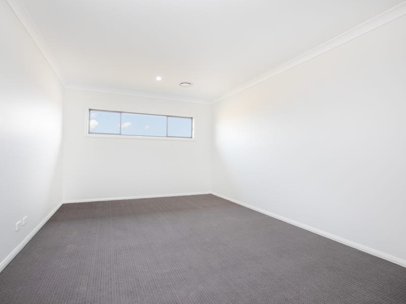 4 Marjoram Street CHISHOLM 13