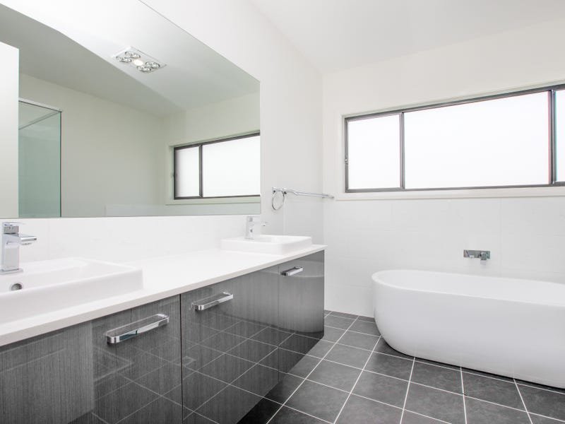 4 Marjoram Street CHISHOLM 14