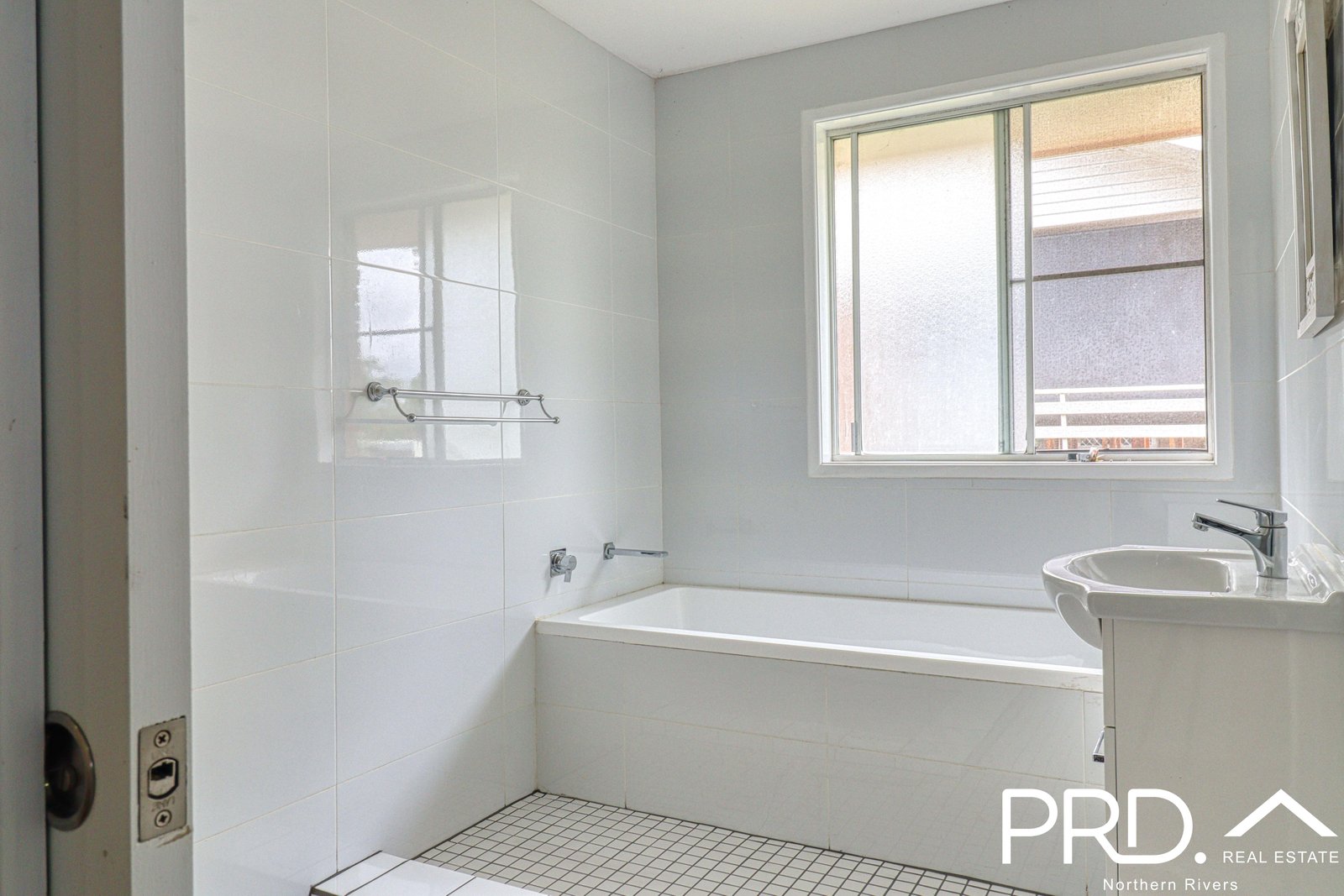 4 Marwick Street GENEVA 9