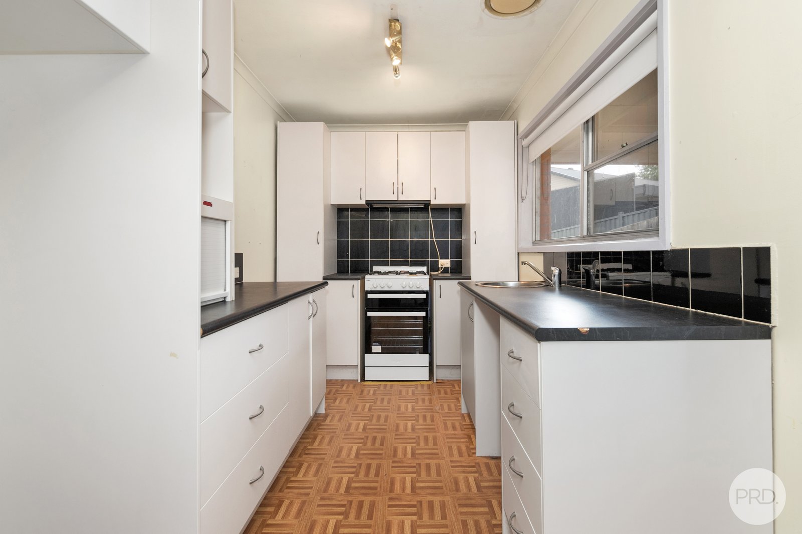 4 Mason Court GOLDEN POINT 2
