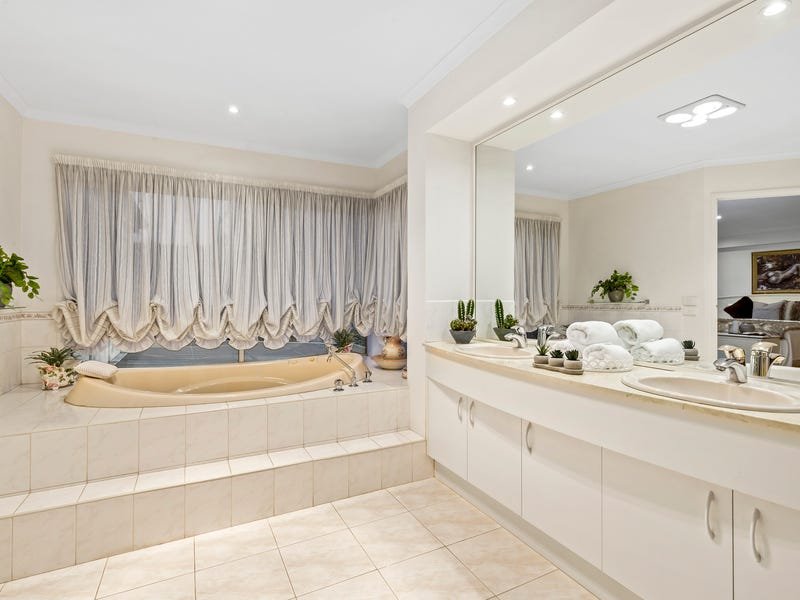 Real Estate and Property in 4 Matisse Drive, Templestowe, VIC