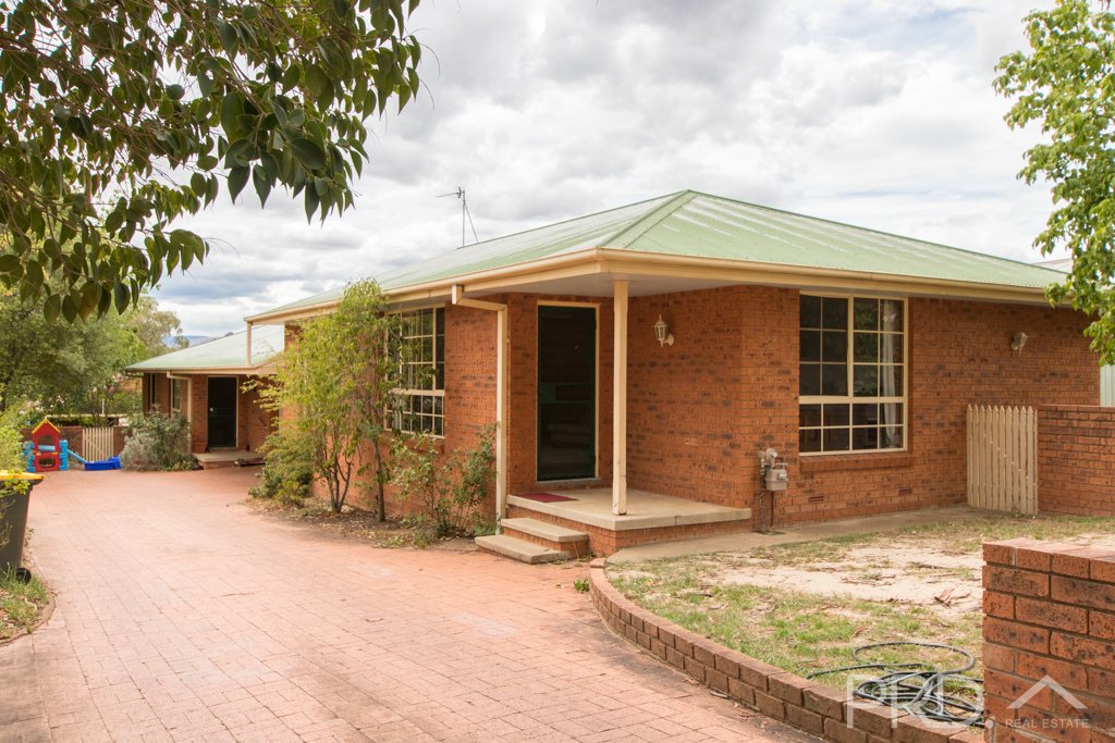 4 McAlister Street TUMUT 1