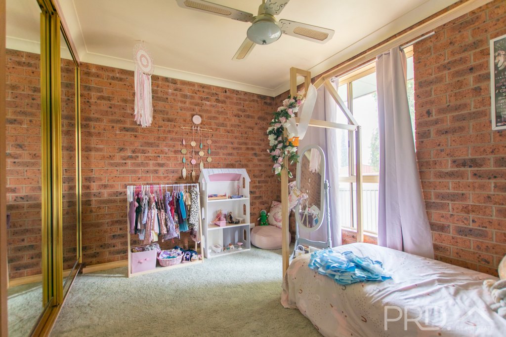 4 McAlister Street TUMUT 7