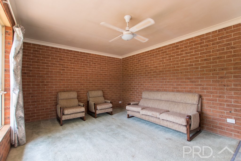 4 McAlister Street TUMUT 9