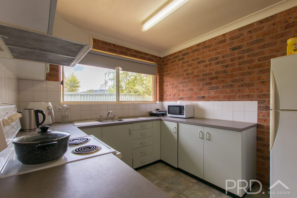 4 McAlister Street TUMUT 11