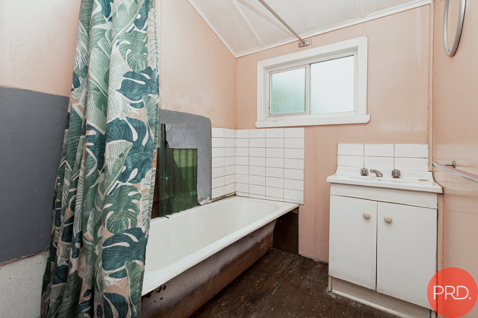 4 McArthur Street TELARAH 9