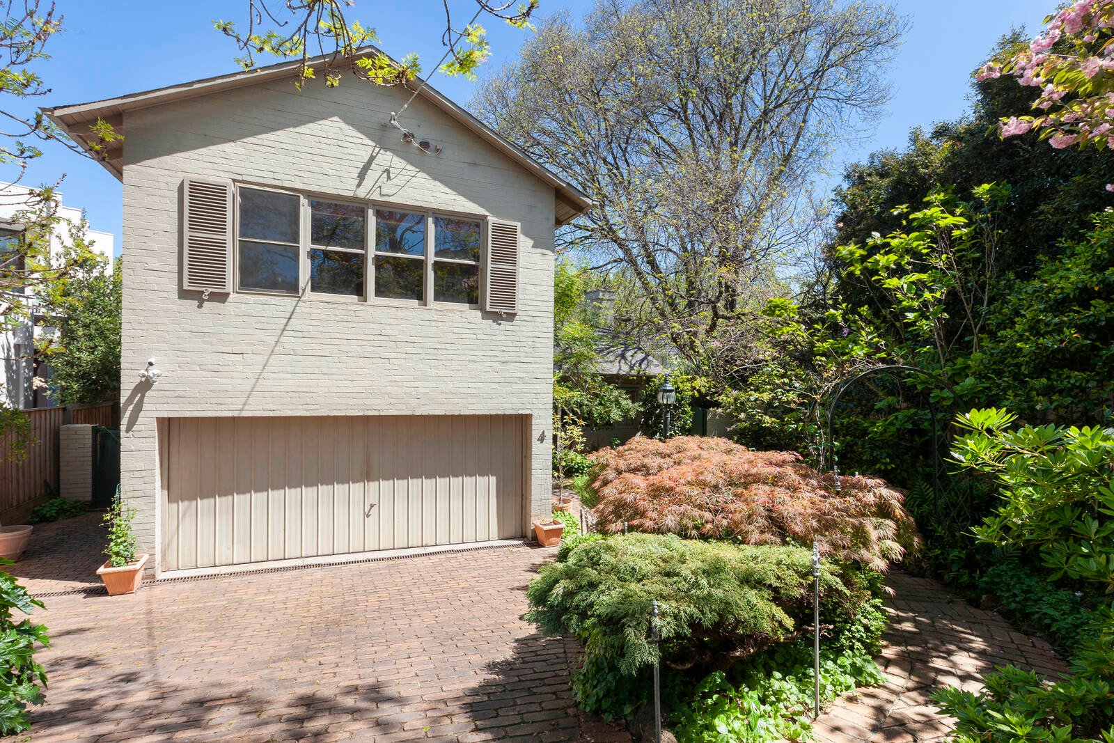 Real Estate and Property in 4 McMaster Court, Toorak, VIC