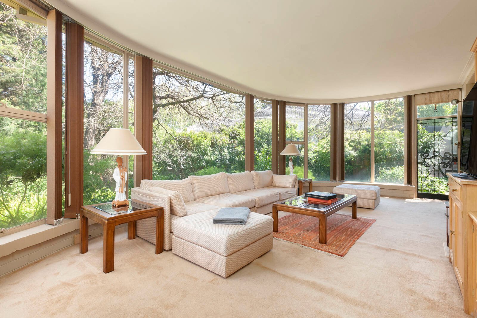 Real Estate and Property in 4 McMaster Court, Toorak, VIC