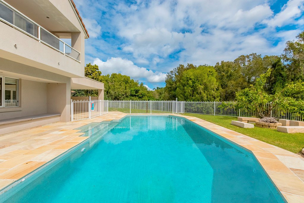 4 Meadowlake Drive CARRARA 3