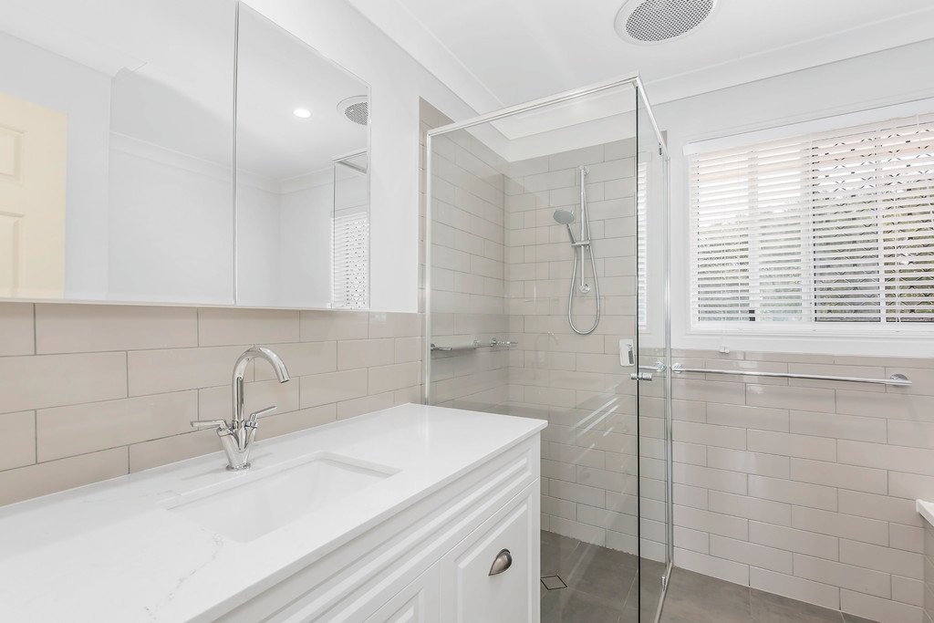 4 Meadowlake Drive CARRARA 9