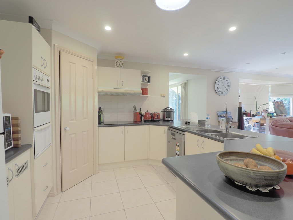 4 Meadowlands Crescent COFFS HARBOUR 9