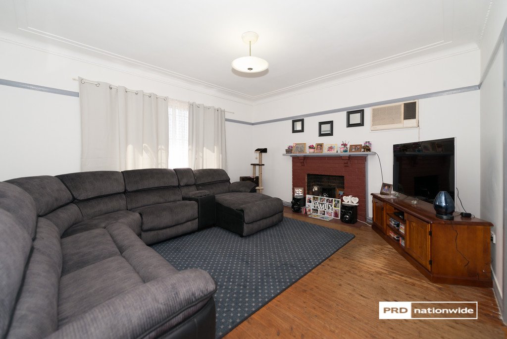 4 Melrose Street TAMWORTH 11